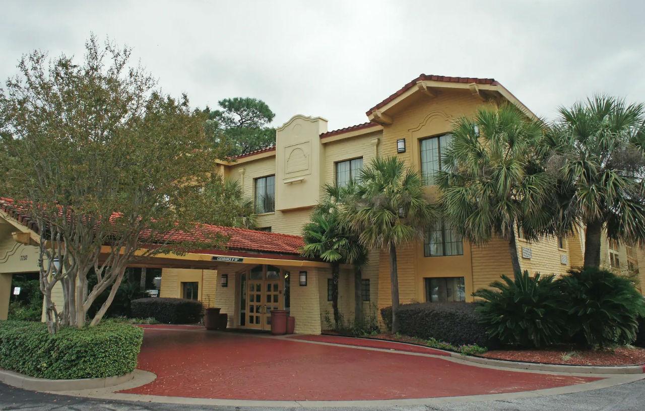 La Quinta Inn By Wyndham Pensacola Exterior photo